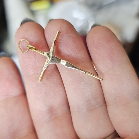 14k Gold Crucifix Pendant - Picture 4 of 5